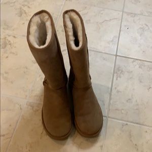 UGGS size 7